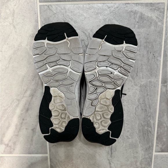 New Balance 880 V13  Black Running shoes - Picture 4 of 5